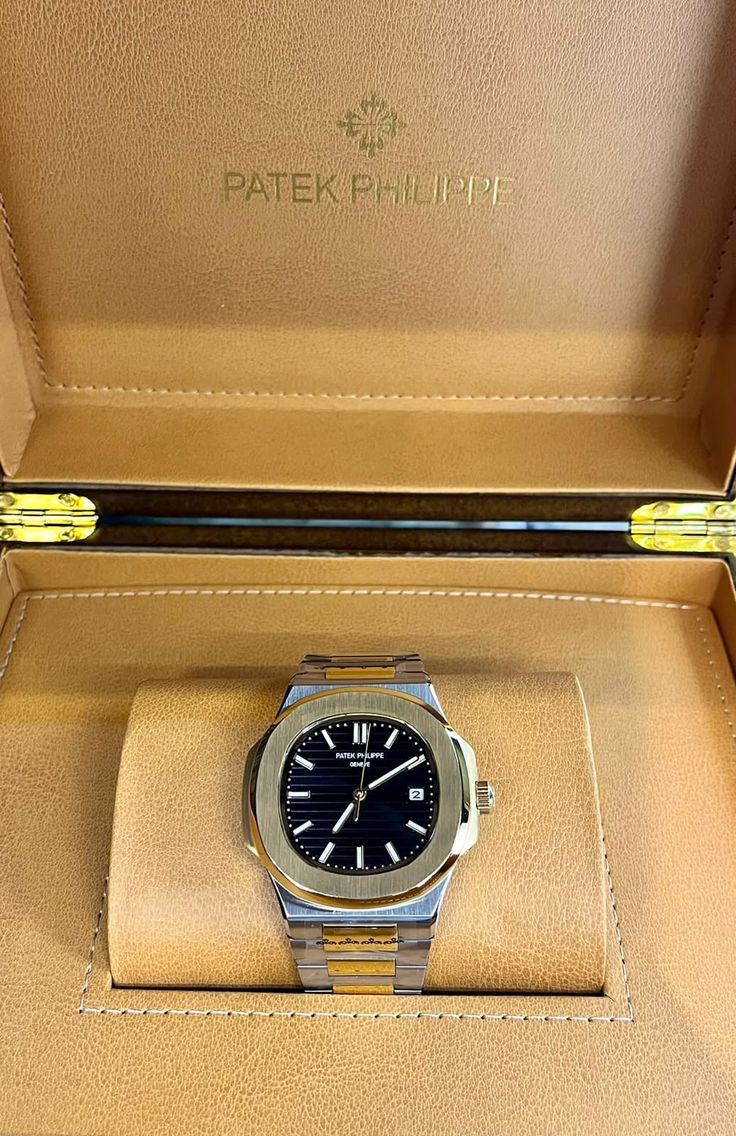 ساعت مردانه Patek Philippe Nautilus صفحه مشکی بند سیلور قسطی